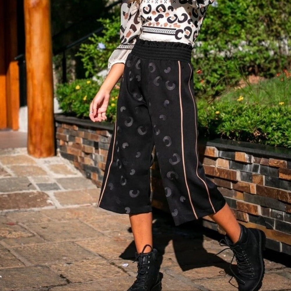 Black Leopard Cropped Pants